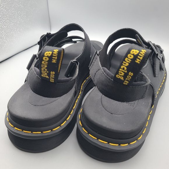 Sandals_&_Flip_Flops